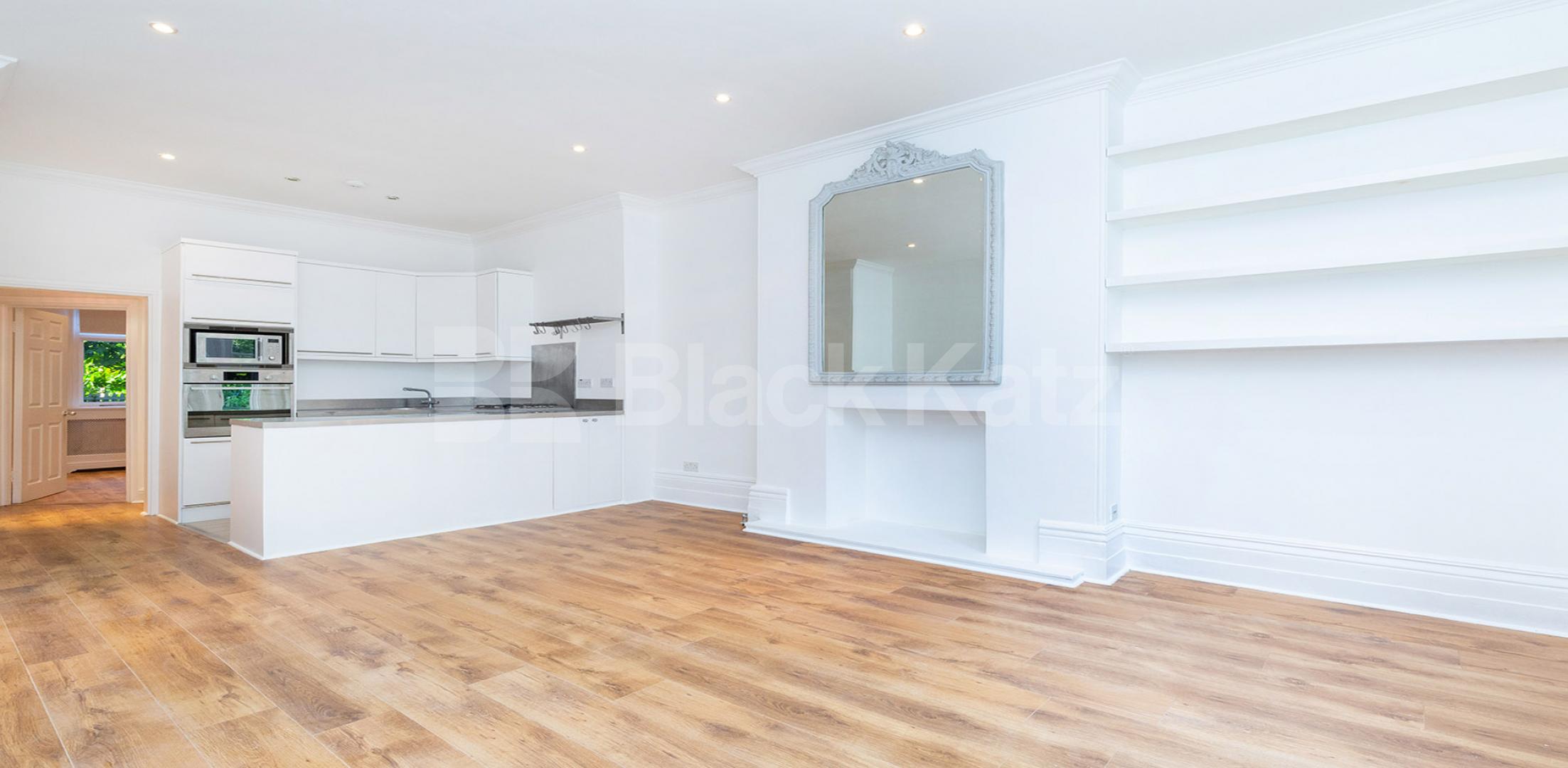 Amazing two bed with private garden and being a stoes throw to Primrose Hill. St Georges Terrace, Primrose Hill / Camden 